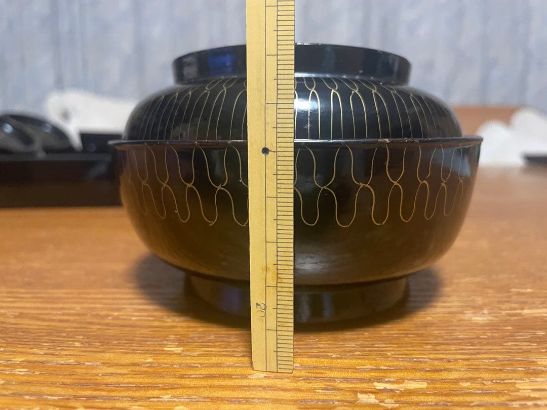 赤と黒の蓋つき煮物椀4個セット 100年以上前のもの 伝統品