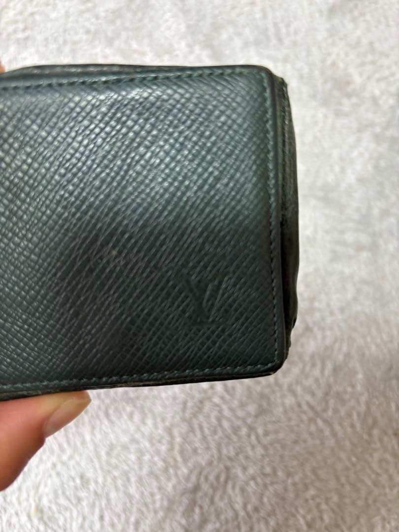 Louis Vuitton ダークグリーン ケース