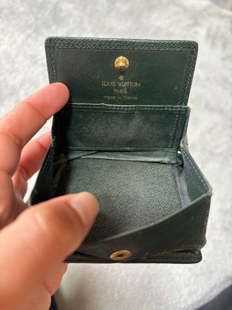 Louis Vuitton ダークグリーン ケース