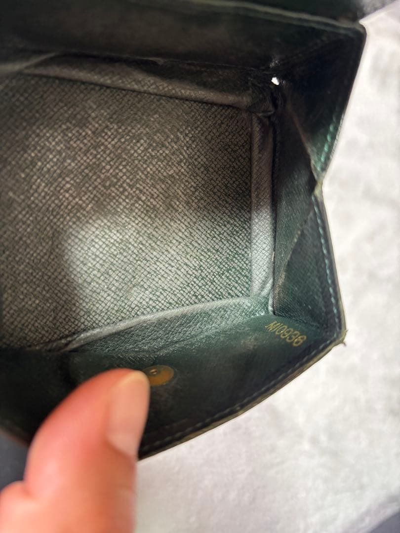 Louis Vuitton ダークグリーン ケース