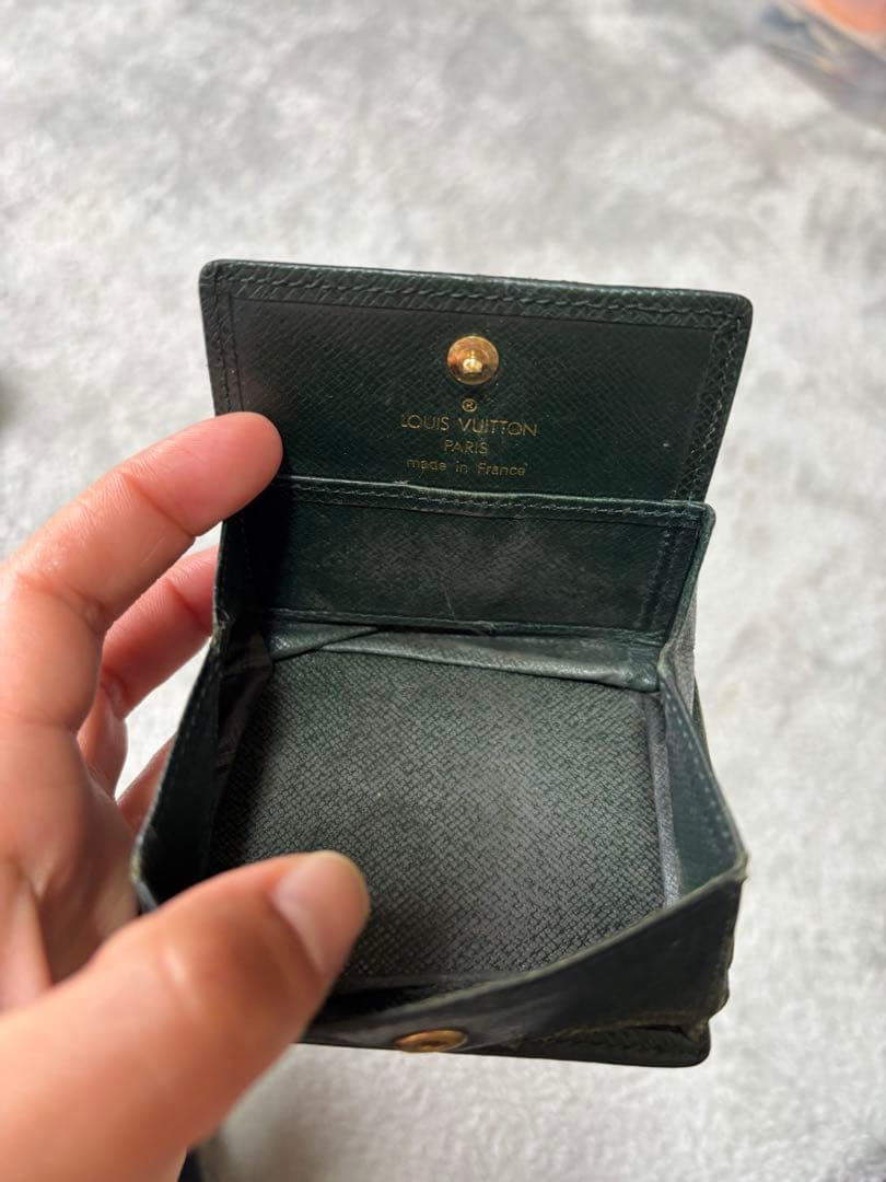 Louis Vuitton ダークグリーン ケース