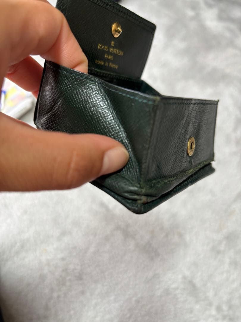 Louis Vuitton ダークグリーン ケース