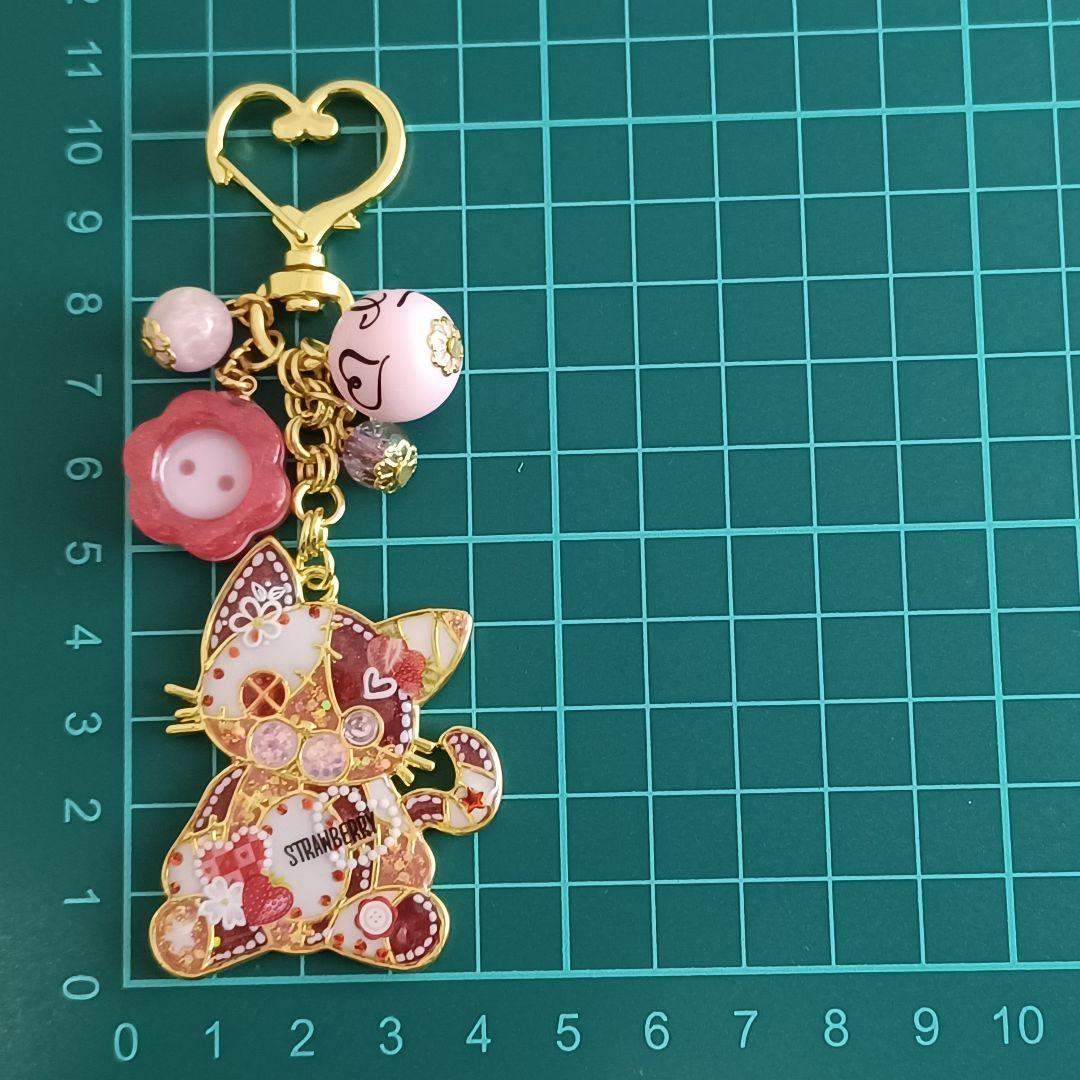 ♡苺みるく♡ツギハギ猫　レジンキーホルダー　ハンドメイド
