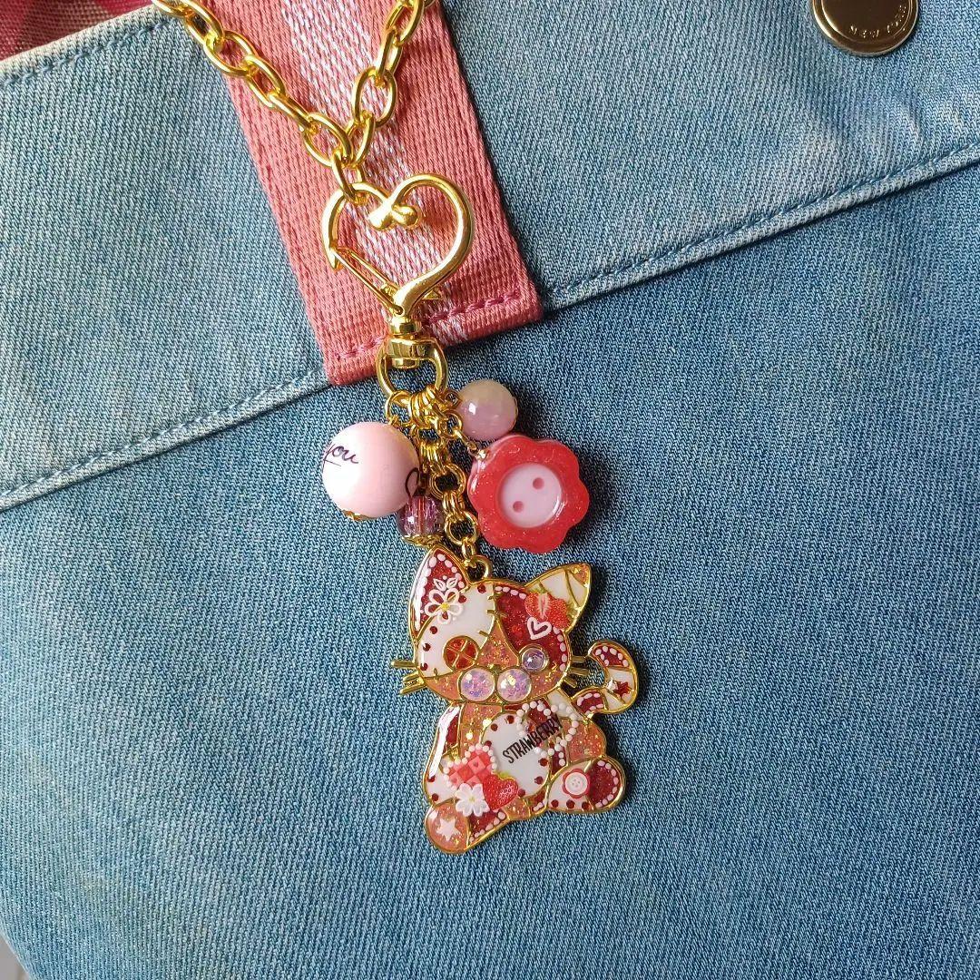 ♡苺みるく♡ツギハギ猫　レジンキーホルダー　ハンドメイド