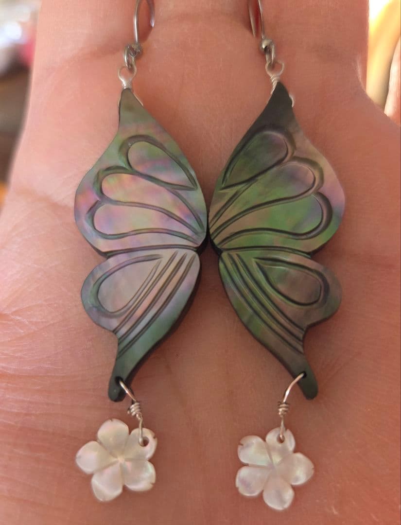 バタフライカービング黒蝶貝×フラワーカービング白蝶貝×ブラックオニキス　　高品質