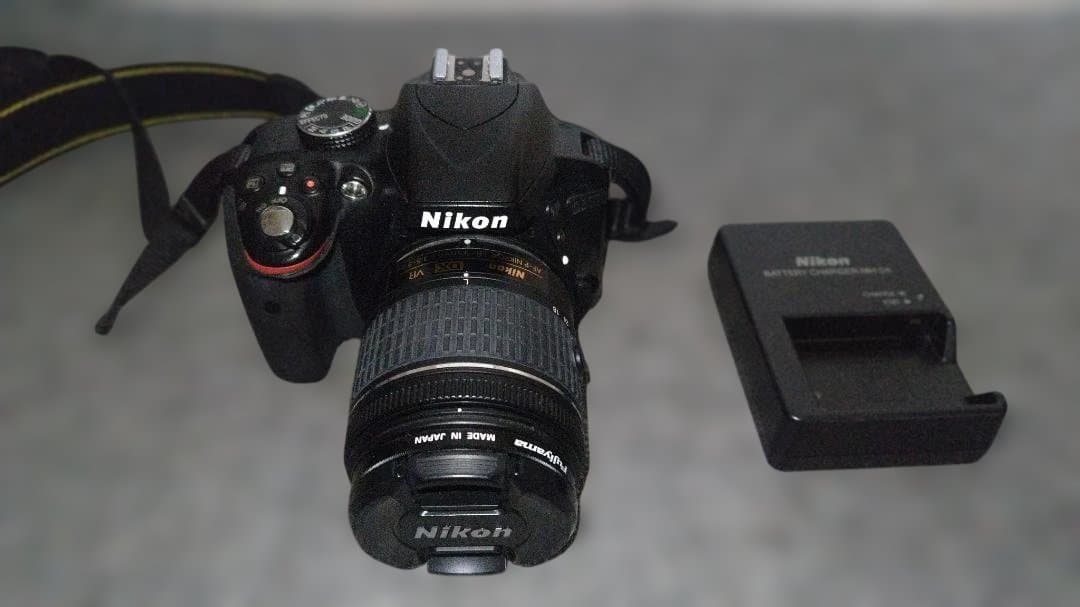 【美品】Nikon D3300 デジタル一眼レフカメラセット（S数9,635枚）