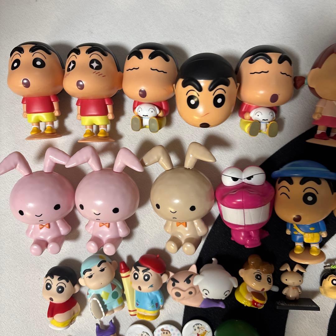 クレヨンしんちゃん　グッズ　まとめ売り　フィギュア　シール　キーホルダー