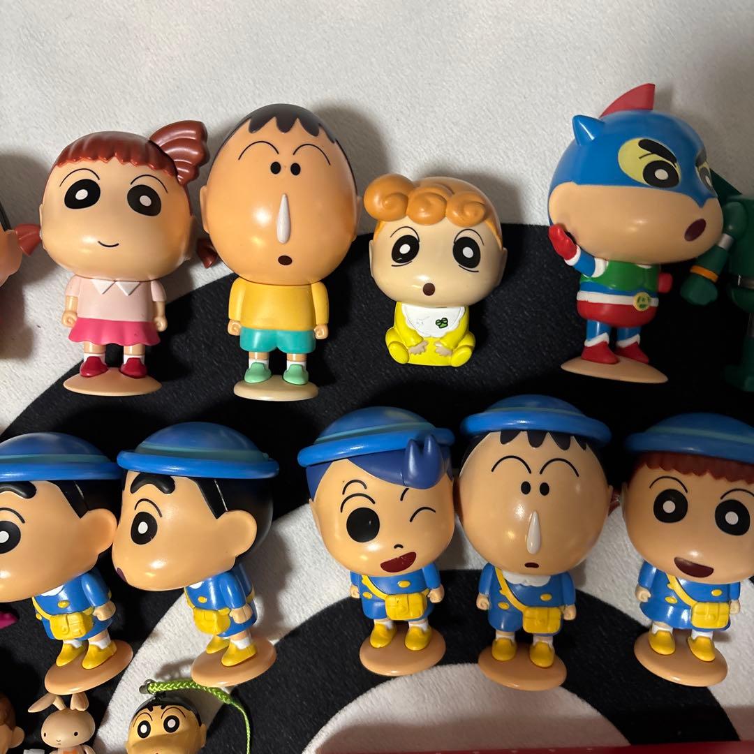クレヨンしんちゃん　グッズ　まとめ売り　フィギュア　シール　キーホルダー