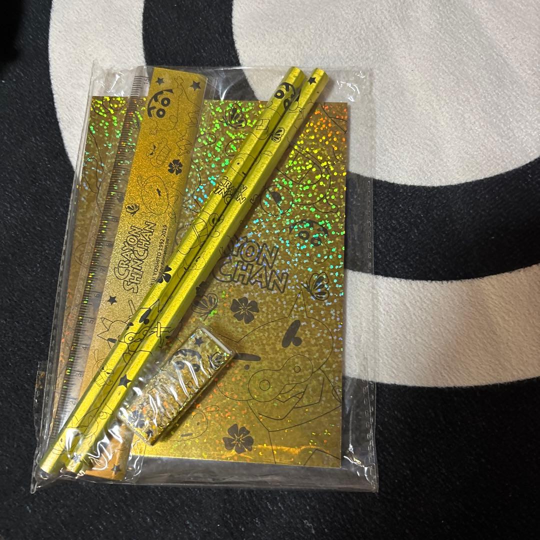 クレヨンしんちゃん　グッズ　まとめ売り　フィギュア　シール　キーホルダー