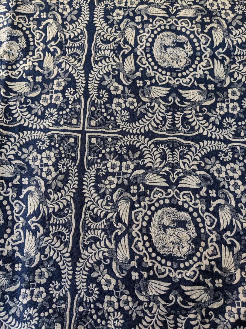 風通織　高級風呂敷　花鳥角紋に龍　紺　約120cm