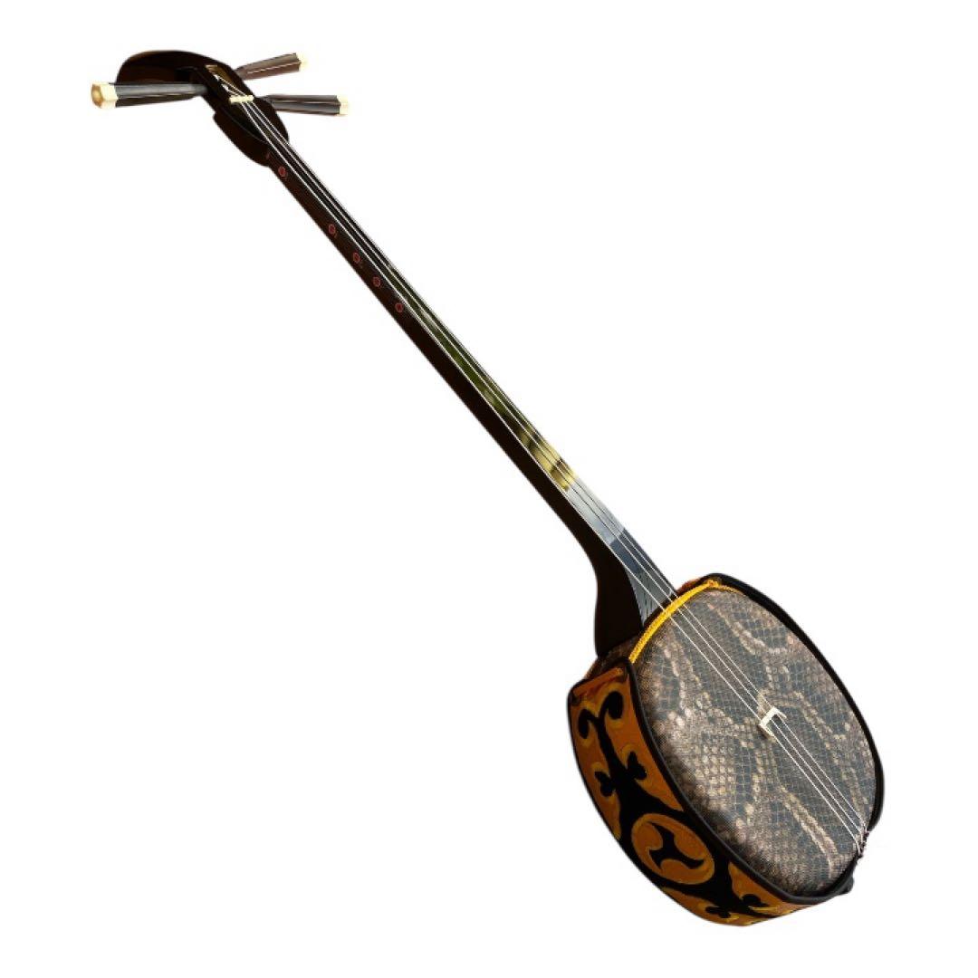 【美品】沖縄 三線 セット 専用ケース・爪付き 送料込み蛇柄　和楽器　蛇柄三線