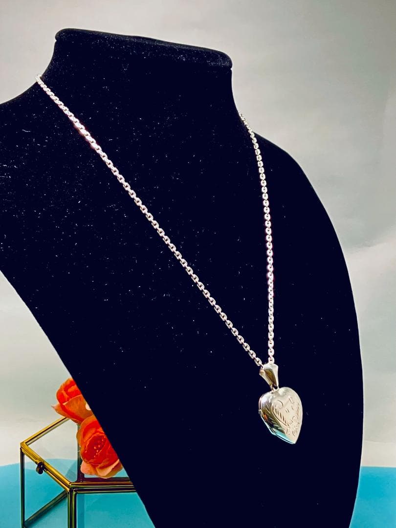 【銀製品】平ハート（花柄）シルバーロケットペンダント