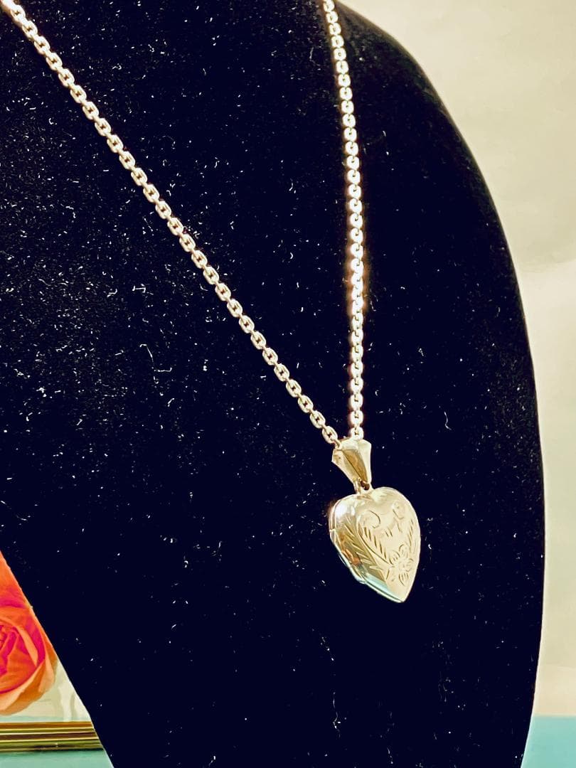 【銀製品】平ハート（花柄）シルバーロケットペンダント