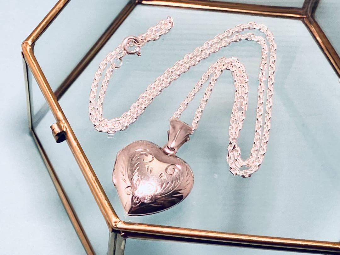 【銀製品】平ハート（花柄）シルバーロケットペンダント