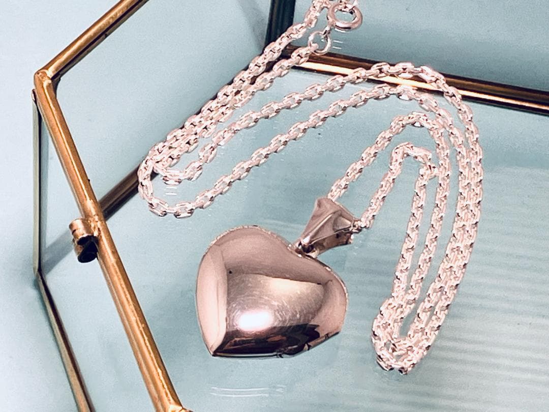 【銀製品】平ハート（花柄）シルバーロケットペンダント