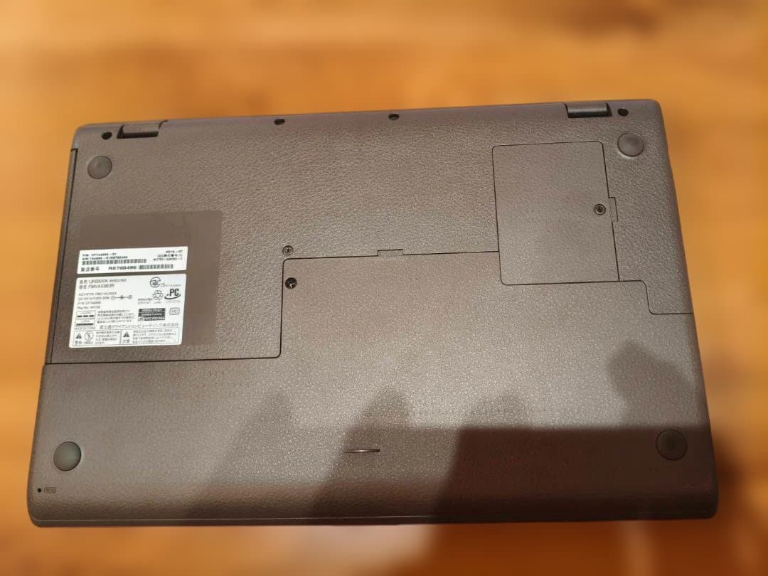 富士通 ノートPC ジャンク扱い　windows11 corei7-8550U