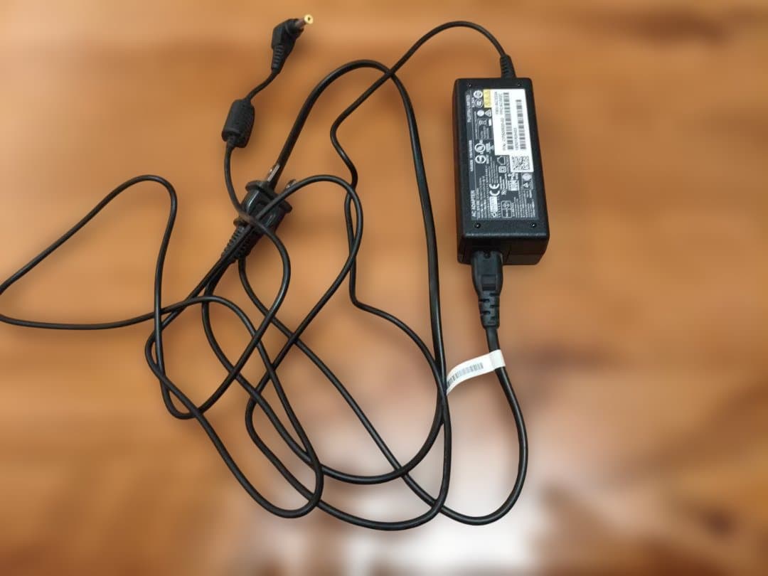 富士通 ノートPC ジャンク扱い　windows11 corei7-8550U