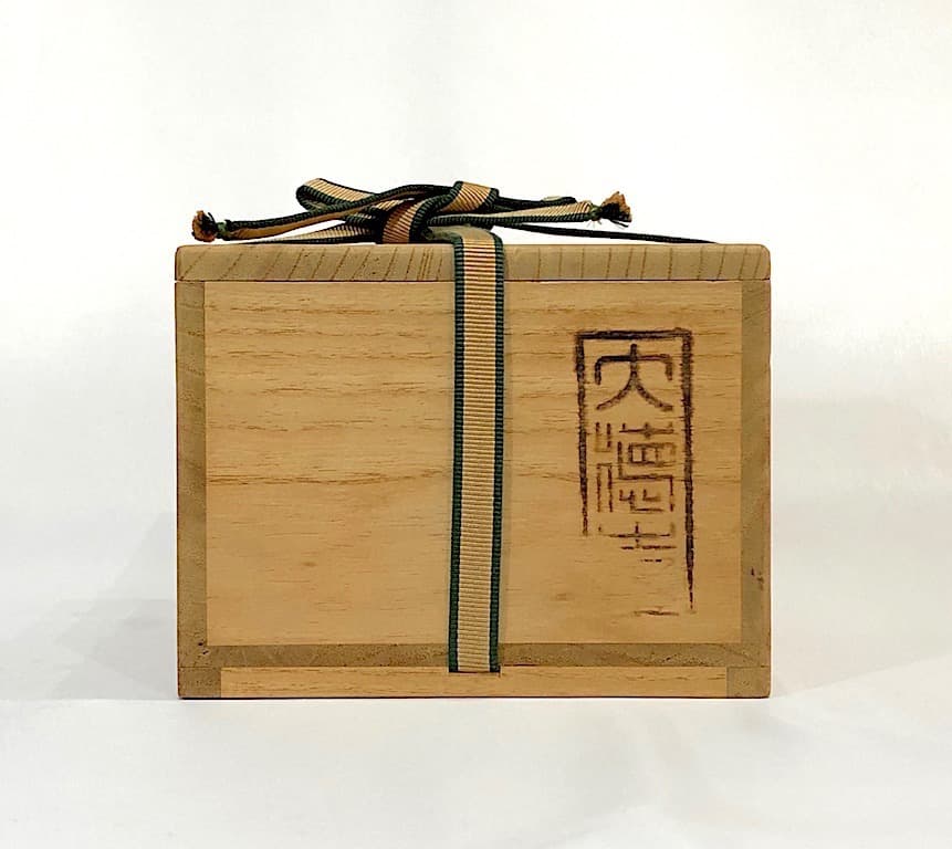 大徳寺派　雪窓宗甫 老師 御筆「龍」 大亀老師 添書　窯：宮川香雲　無傷　共箱。