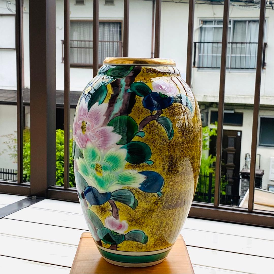 九谷焼・陶寿の逸品！極彩美の輝きを放つ花瓶