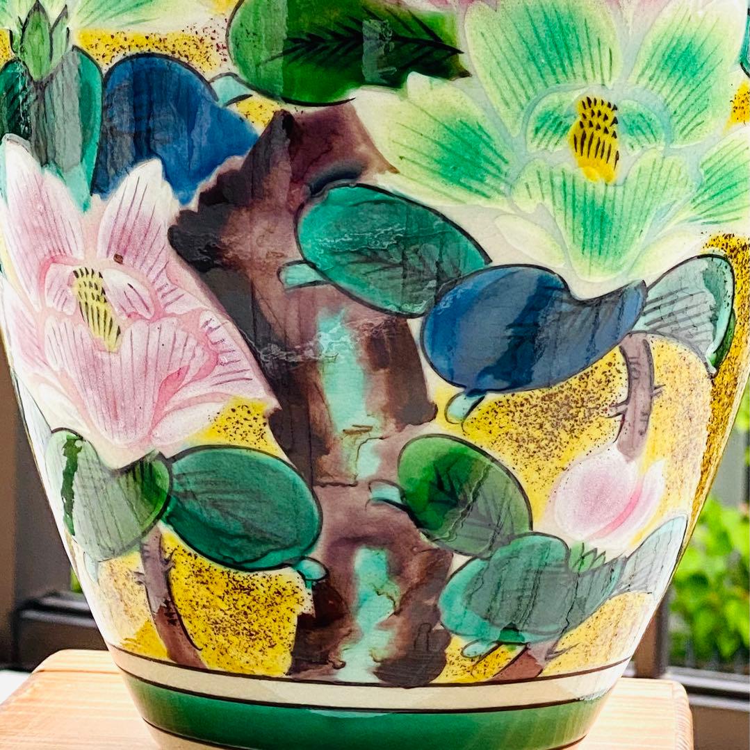 九谷焼・陶寿の逸品！極彩美の輝きを放つ花瓶