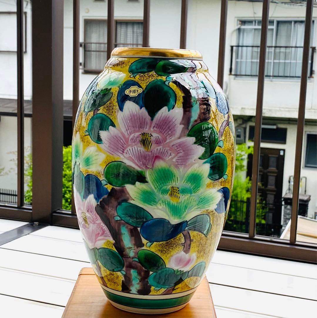 九谷焼・陶寿の逸品！極彩美の輝きを放つ花瓶