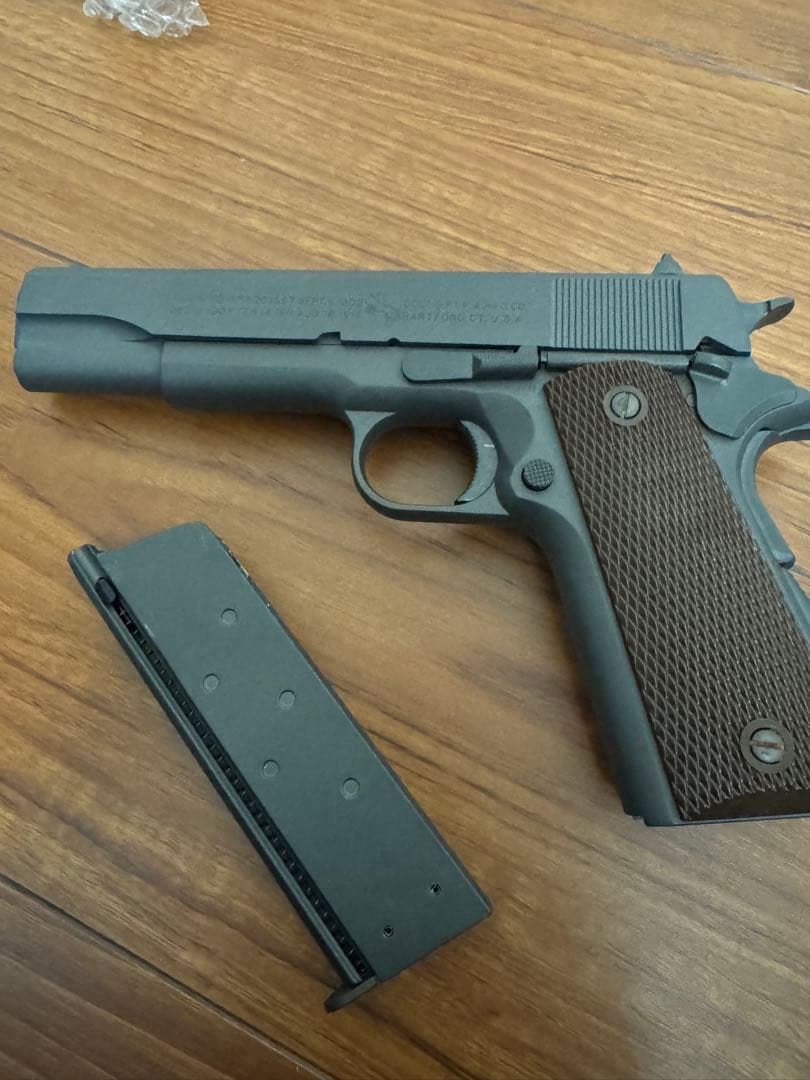 COLT ガバメント モデルガン ガス缶付き