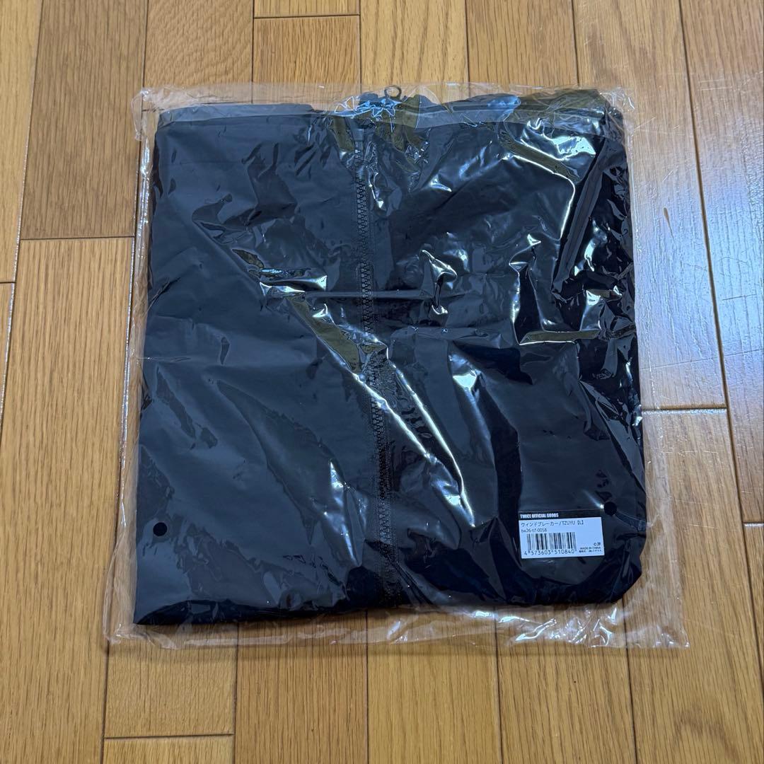 新品未開封 TWICE THIS IS FOR ウィンドブレーカー ツウィ L
