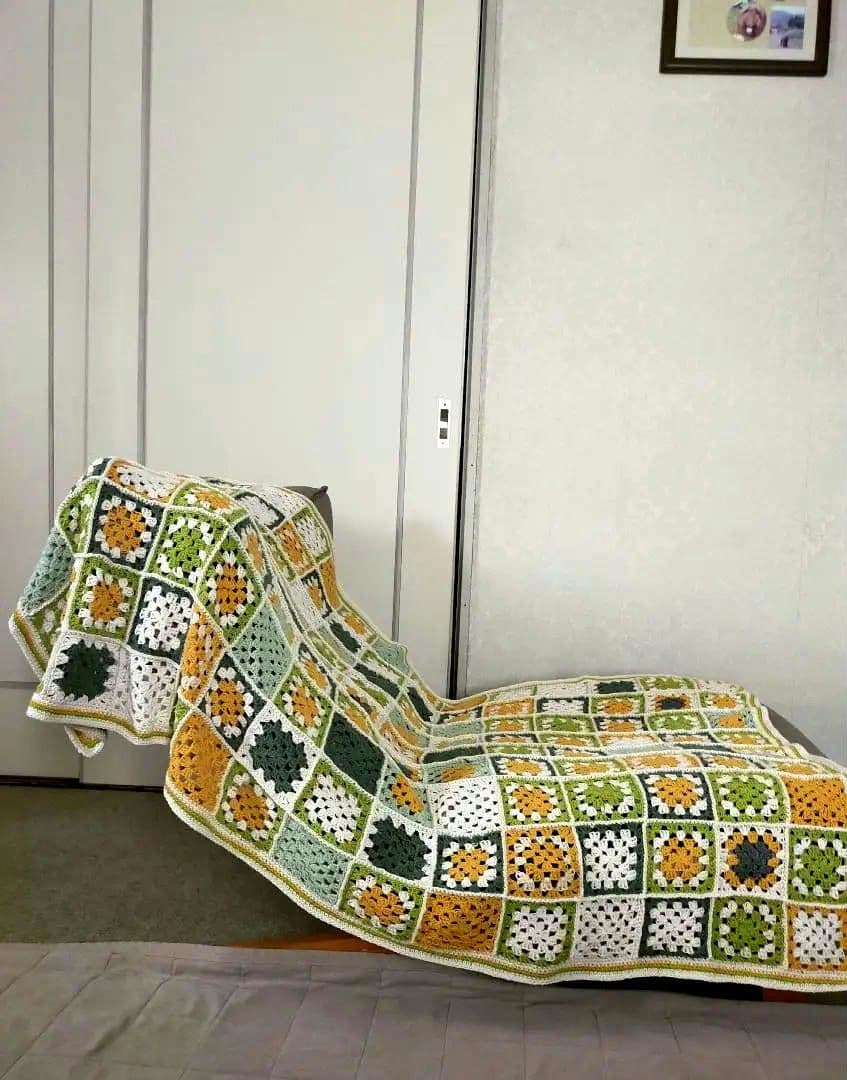 ハンドメイドグラニースクエアモチーフ編み ブランケット・ソファーカバー 他…