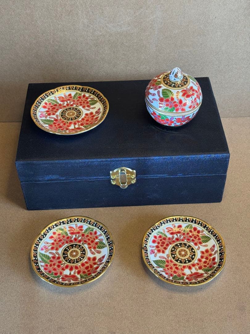 未使用品　ベンジャロン工房 小物入れ ＆ ミニプレート3枚 セット