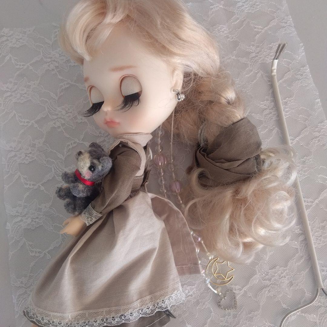 アイシードール　カスタムブライス　白肌　ピンクブロンドゆるふわ　作家様オリジナル