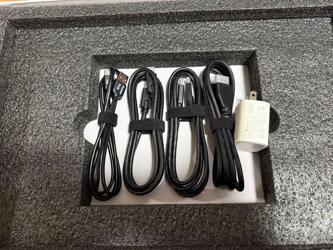 4Kモバイルモニター　15.6インチ