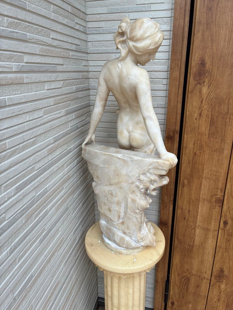 スペイン製　GENUINE ALABASTERの ヴィーナス像