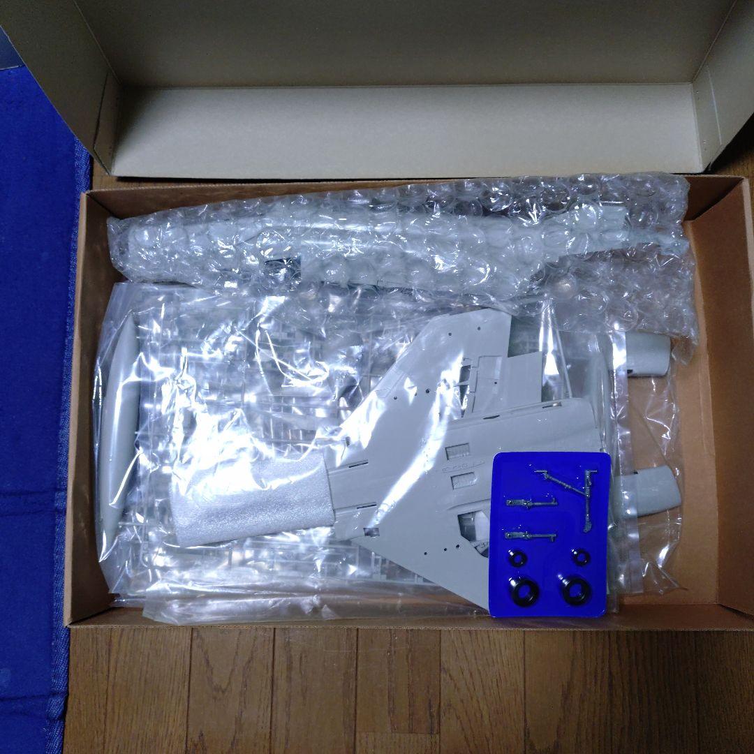 タミヤ McDonnell Douglas F-4J Phantom II