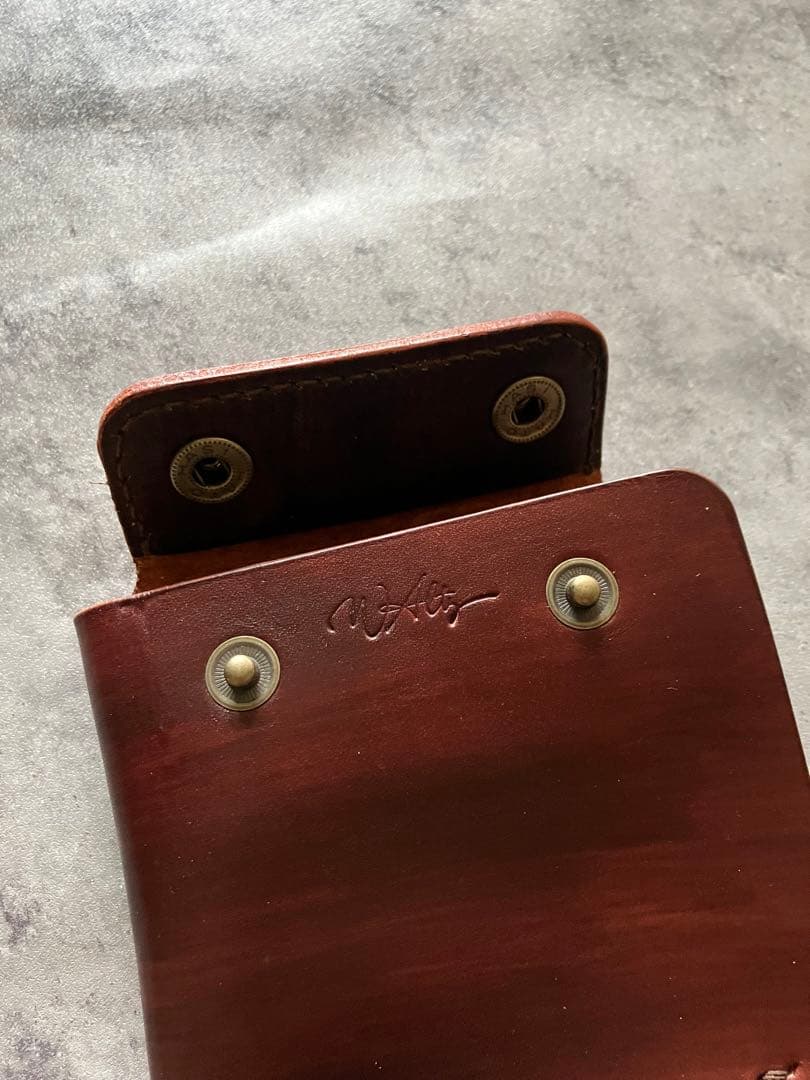 上質なヌメ革で作ったスマートなお財布を