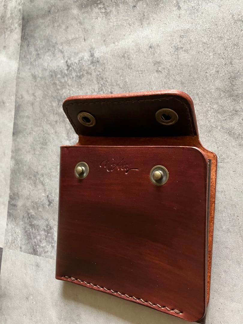 上質なヌメ革で作ったスマートなお財布を