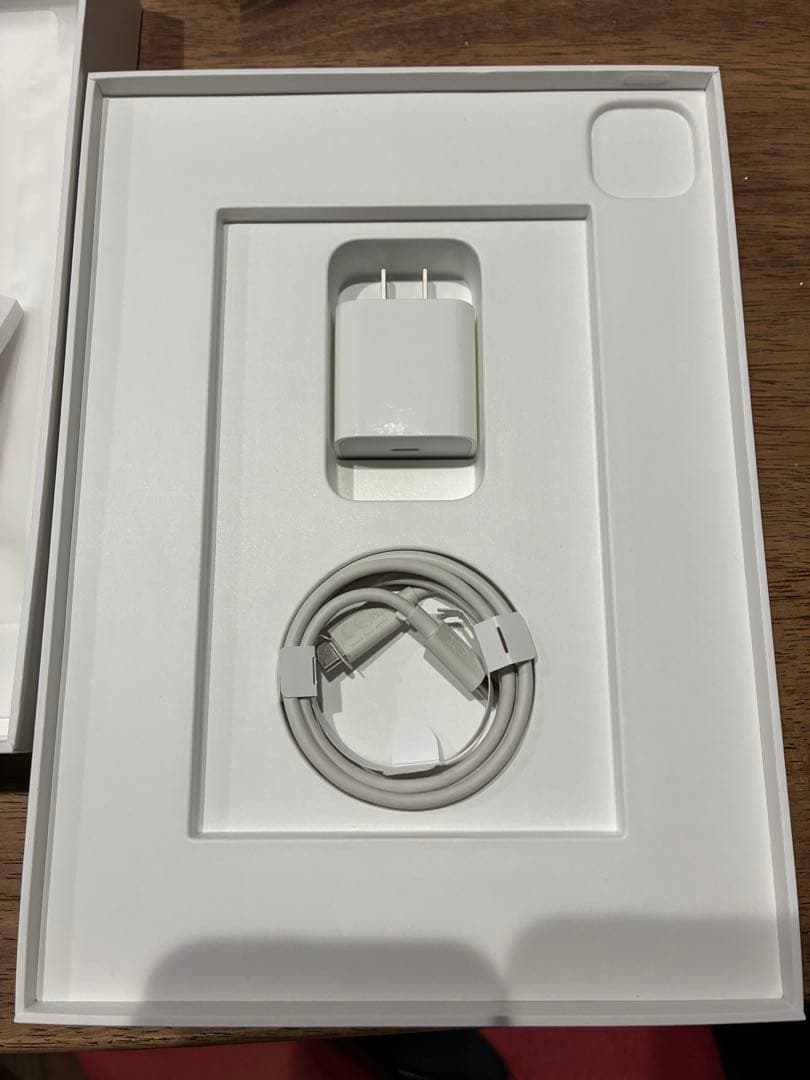 Apple iPad Pro 11インチ 第3世代シルバー 本体