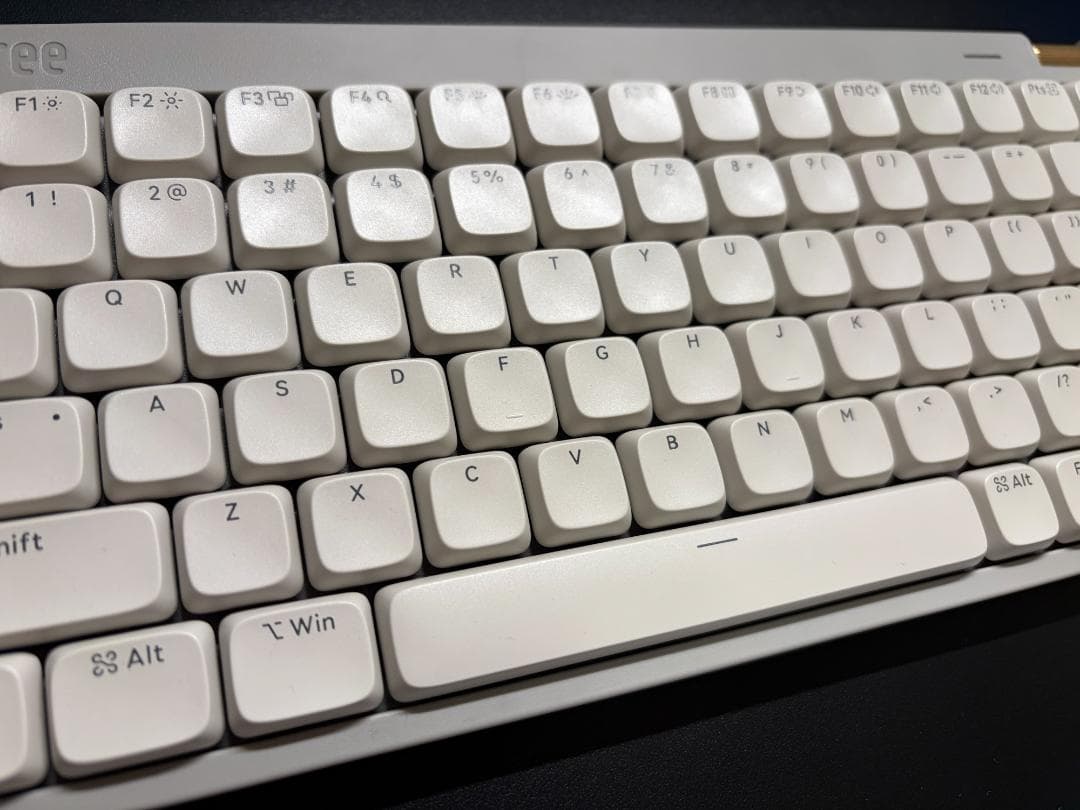 【中古/美品】Flow Lite 84キー ロープロファイルメカニカルキーボード