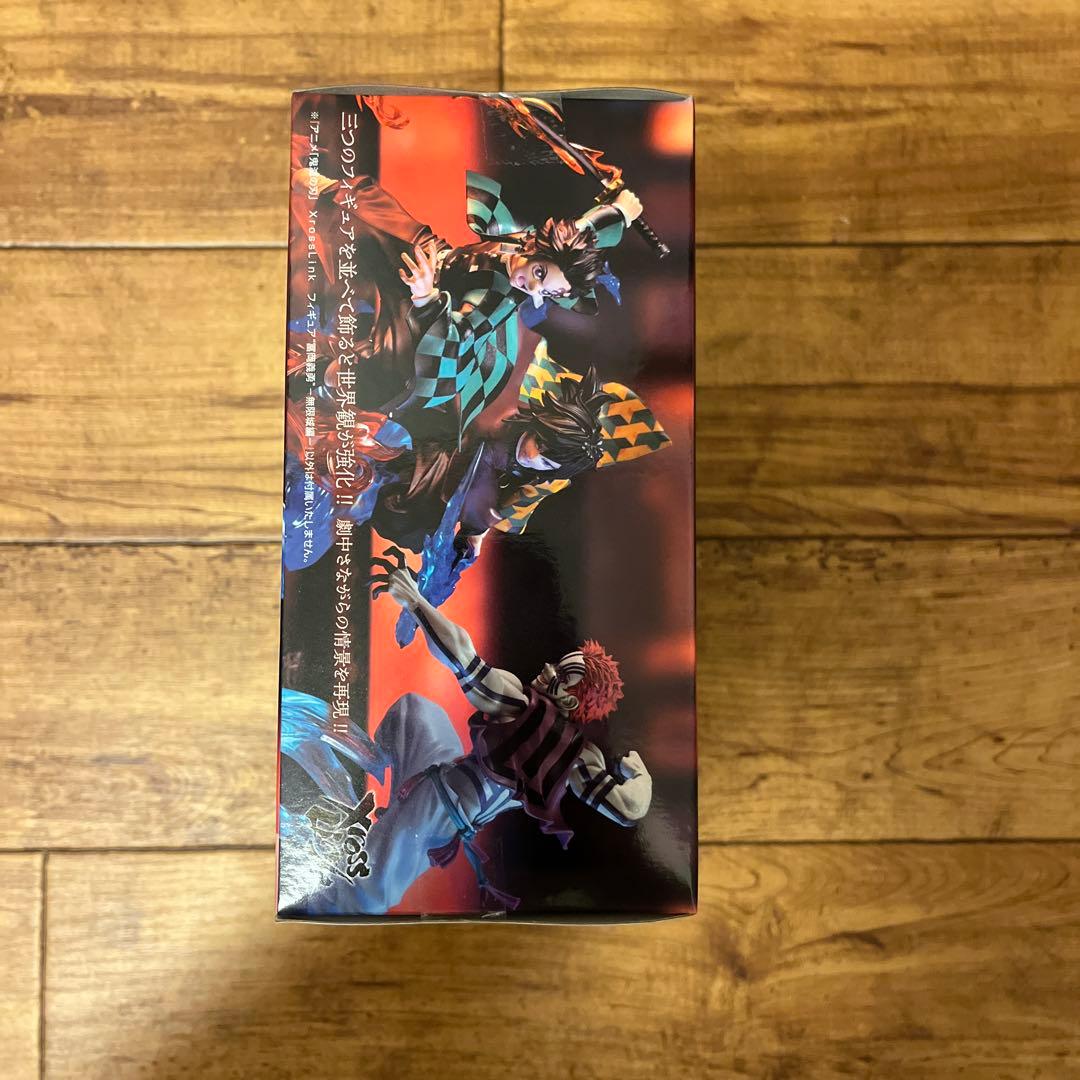 鬼滅の刃　XrossLinkフィギュア　炭治郎✖️2、義勇✖️1、猗窩座✖️2