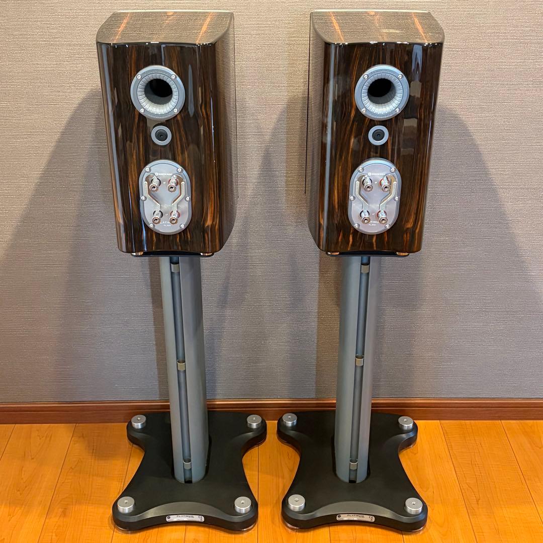 ②右側 MONITOR AUDIO スピーカー PL100 専用スタンドセット