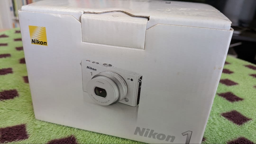 Nikon 1 J4 ホワイト 標準パワーズームレンズキット