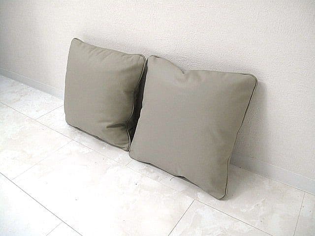 展示品　アルモニア　本革クッション　2点セット　41ｃｍ×41ｃｍ　スクエア