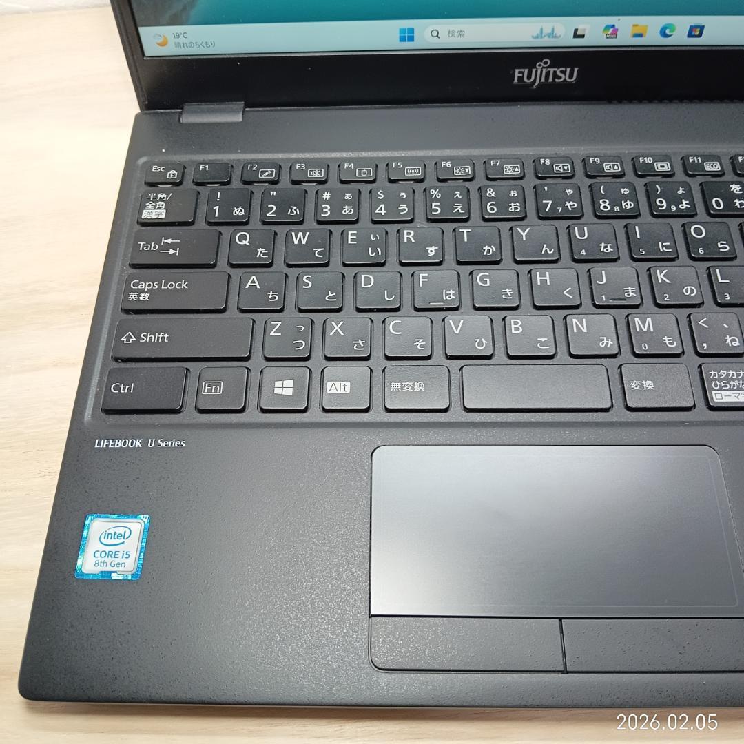 【超軽量】　【持ち運びに便利】　LIFEBOOK　U939/B