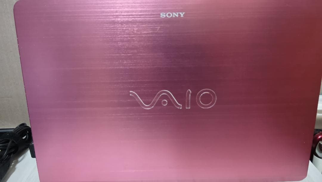 液晶ジャンク メタリックピンクなVaio SVF15A1A1J Pentium