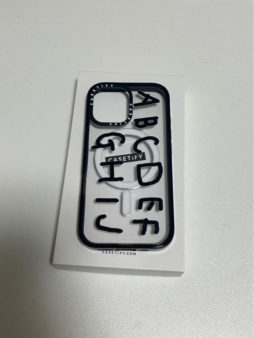 CASETiFYアルファベットデザインiPhone16ケース 定価10,560円