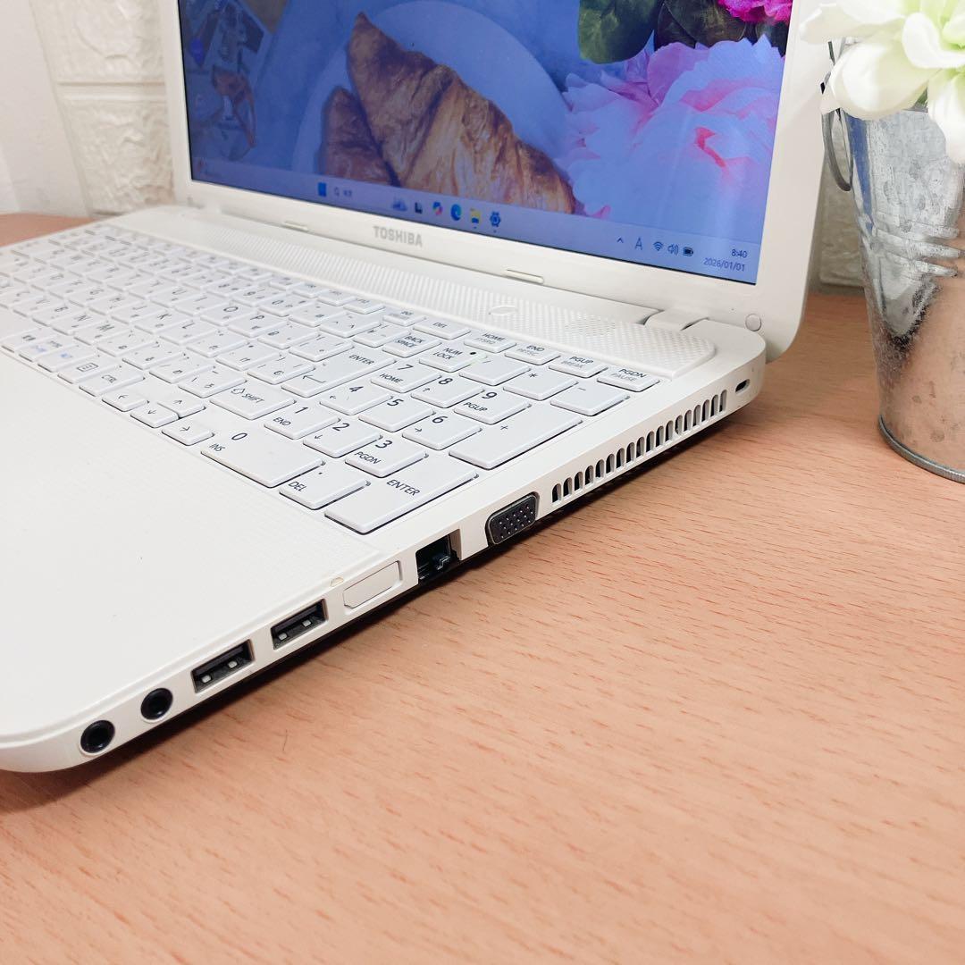 Windows11✨大容量500GB☘️カメラ付すぐ使える東芝ノートパソコン白