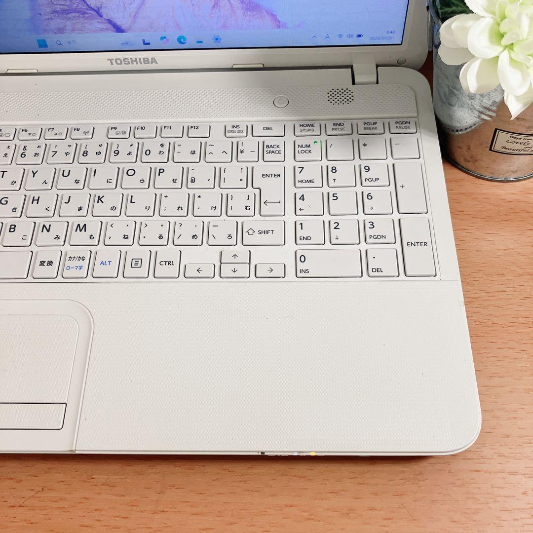 Windows11✨大容量500GB☘️カメラ付すぐ使える東芝ノートパソコン白