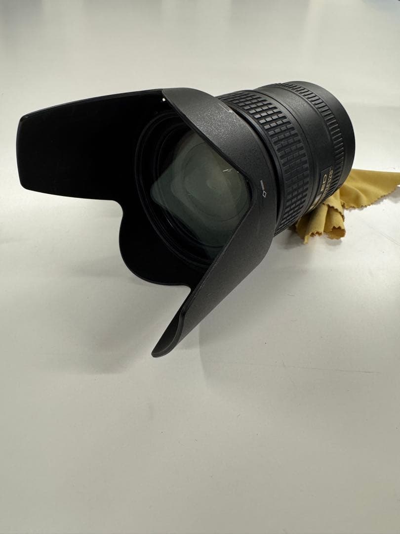Nikon AF-S DX 28-300mm 3.5-5.6 VR ズームレンズ