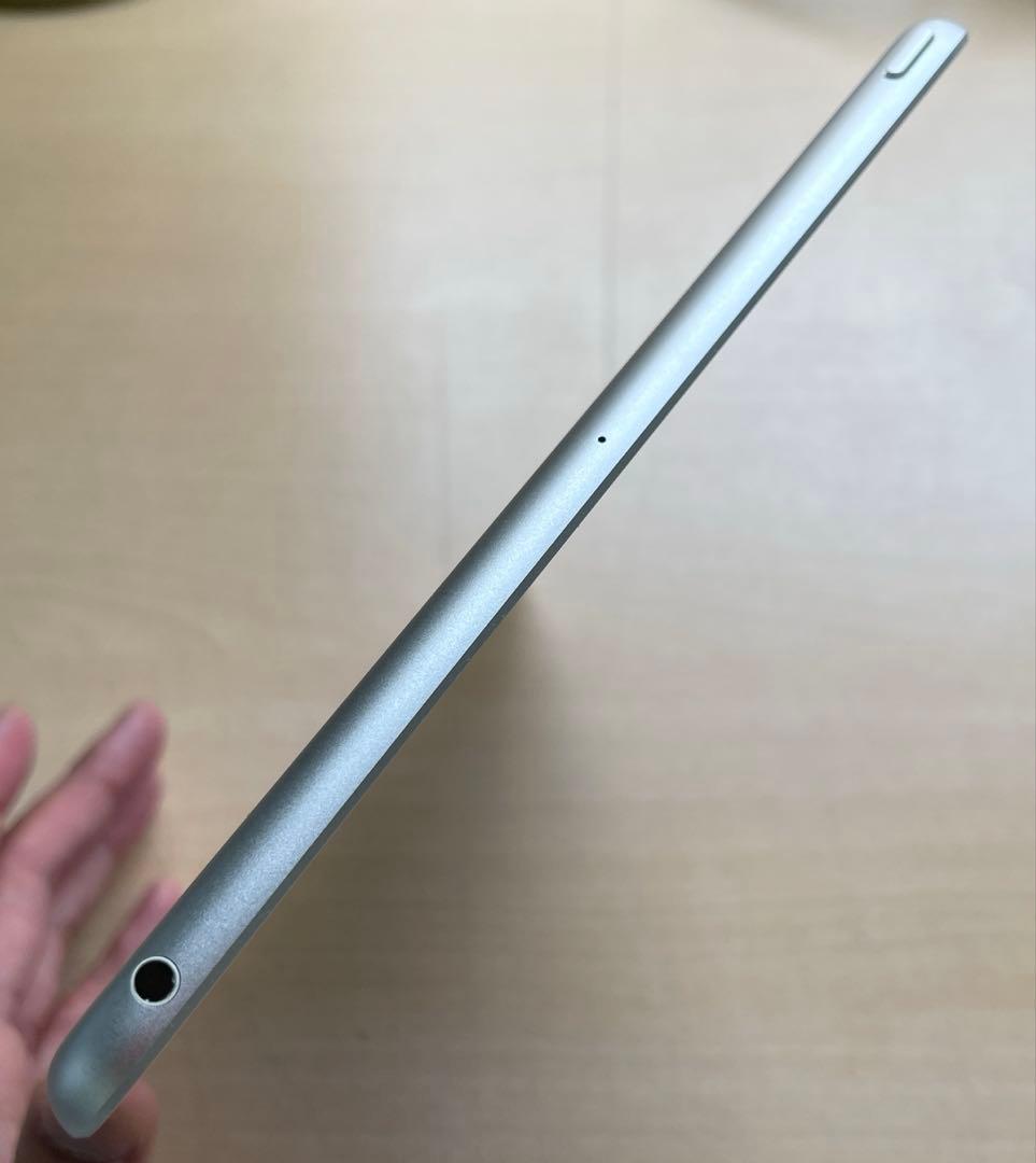 iPad 第6世代　A1893　Wi-Fiモデル　シルバー　32GB 超美品#4