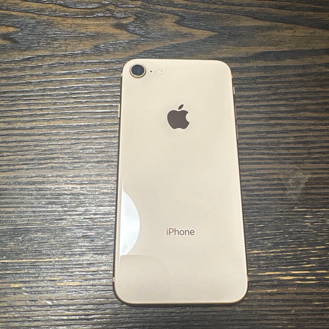 iPhone 8ゴールド 本体 ひび割れあり