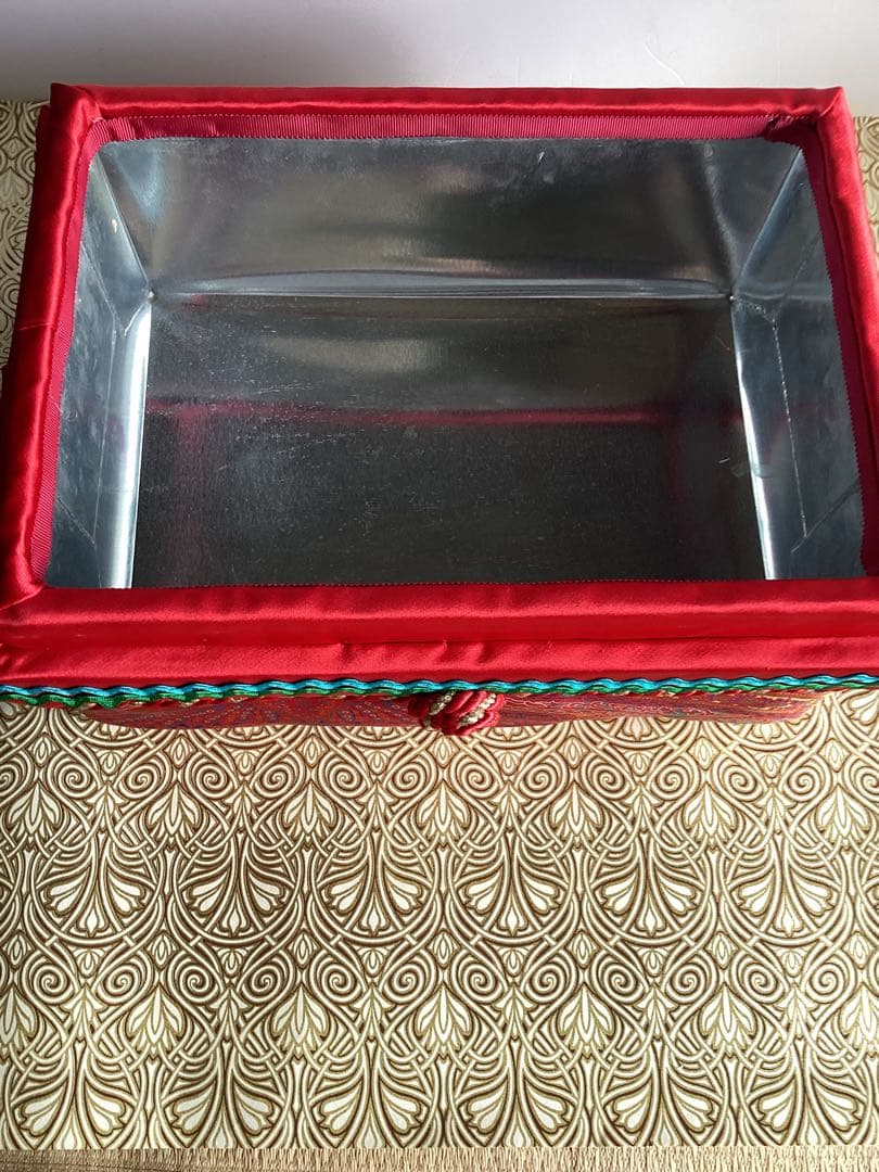 装飾茶箱　アラビアOR インド❓白いゾウ